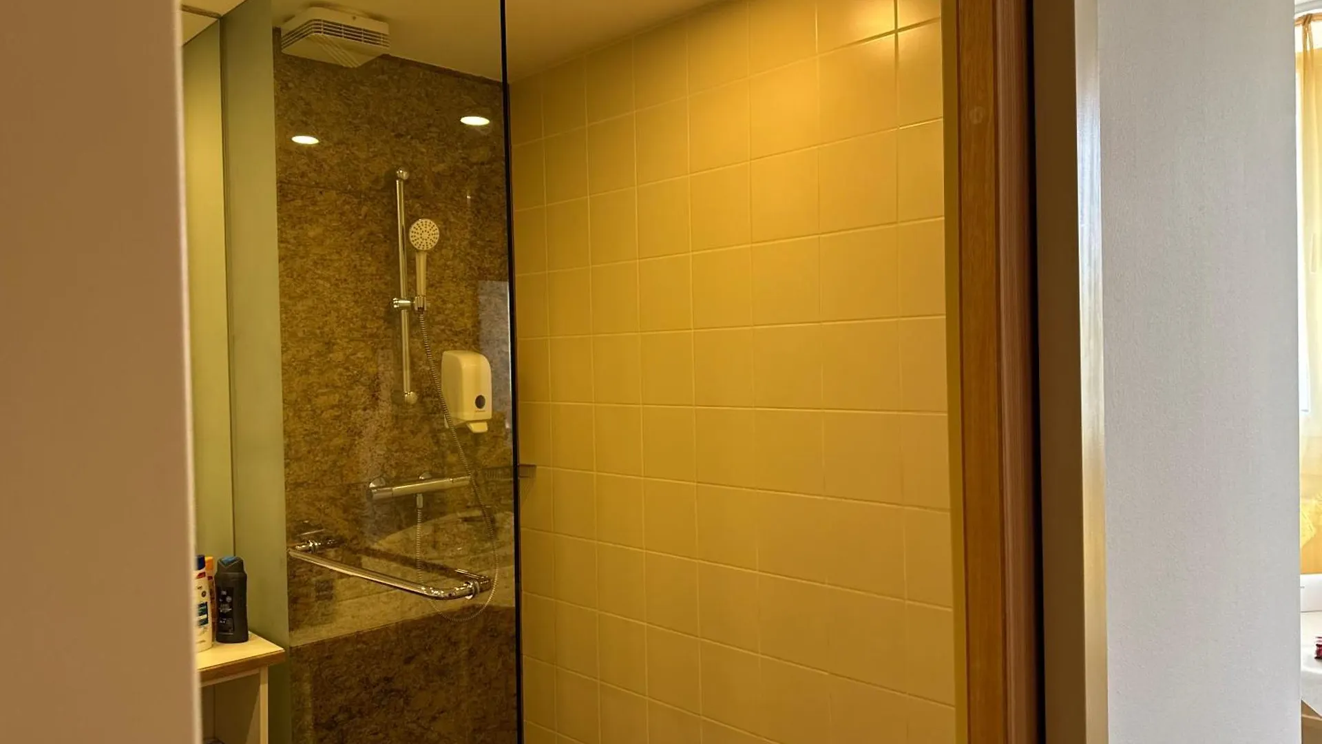 Leon Studio Apartment In Vienna,Three Sleeping Places 오스트리아